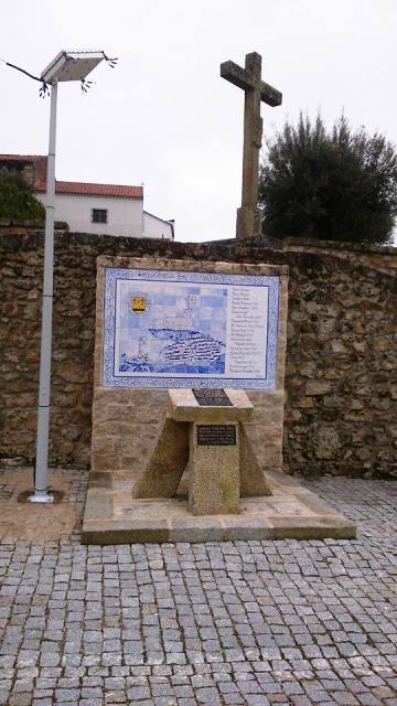 Memorial em Salvaterra Do Extremo